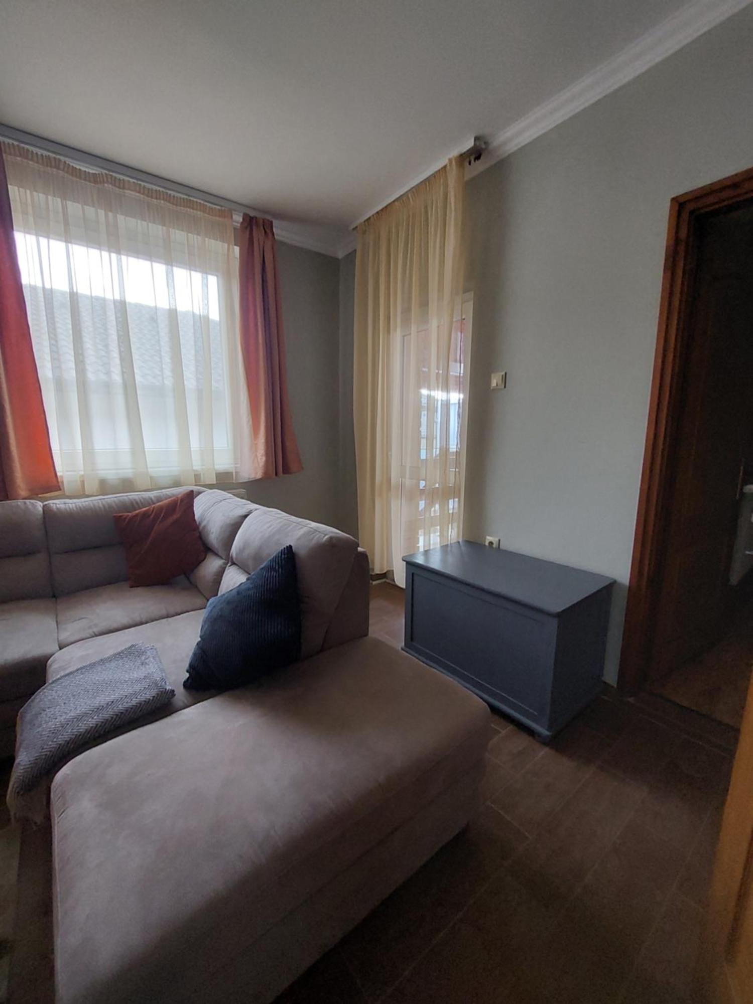 Akacvirag Airport Vendeghaz Lägenhet Debrecen Exteriör bild